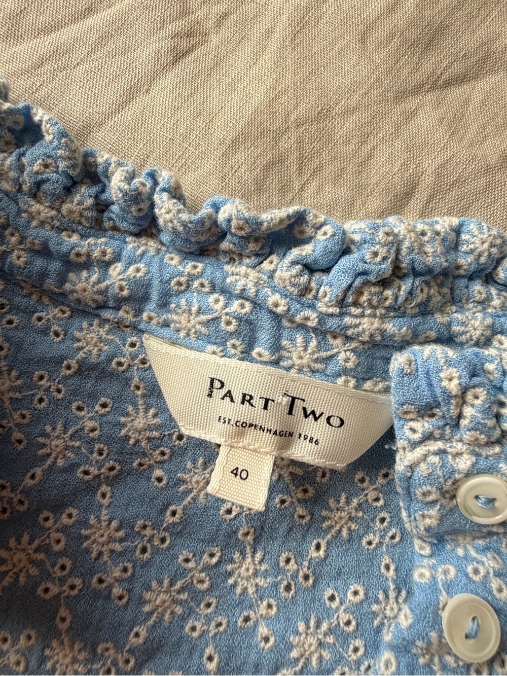 Part two 100% cotton ditsy floral puff sleeve blouse 40 (medium) - Picture 8 of 13